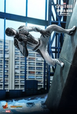 Hot Toys Spider-Man (Negative Suit)