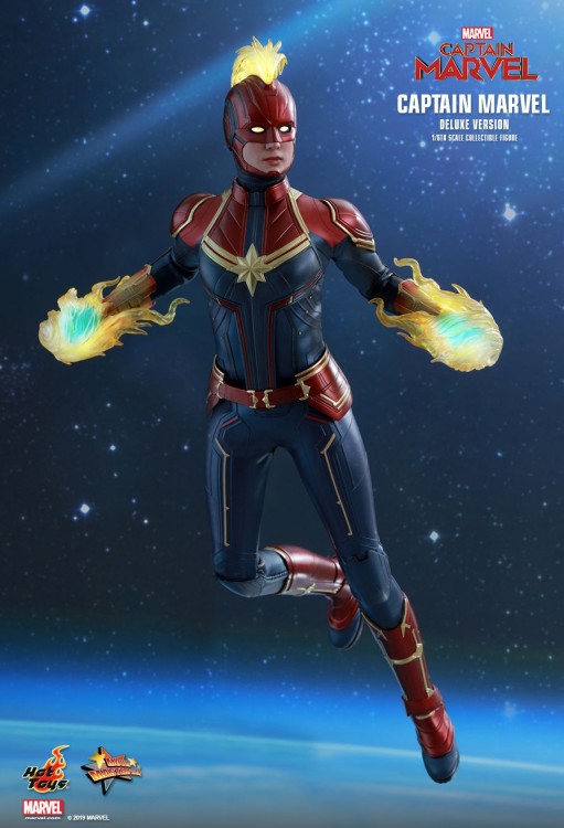 Hot Toys Captain Marvel Deluxe Version