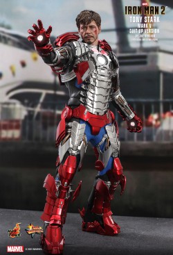 Hot Toys Tony Stark Mark V Suit up Version