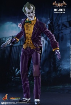Hot Toys Joker Arkham Asylum